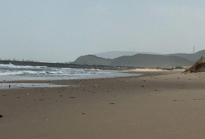 Người dân tại một số xã ven biển huyện Kỳ Anh cảm nhận rõ trận động đất, nhiều người hoảng loạn chạy ra khỏi nhà. 