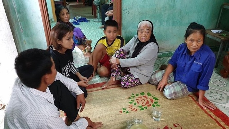 Em học sinh bị tát 231 cái và gia đình 