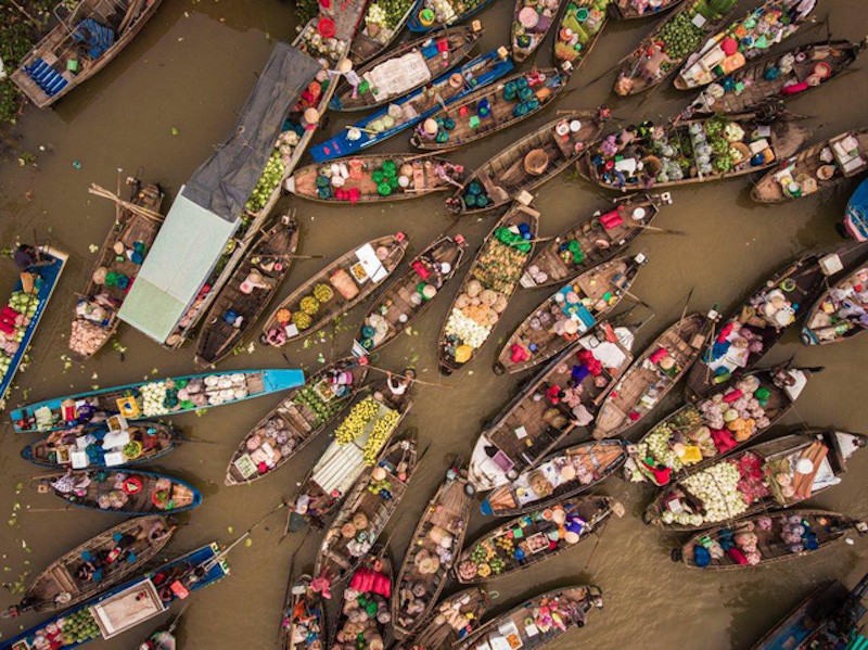 Tác phẩm chợ nổi ngày giáp Tết. Ảnh: Tác giả Lê Thái Dương (Bạc Liêu)