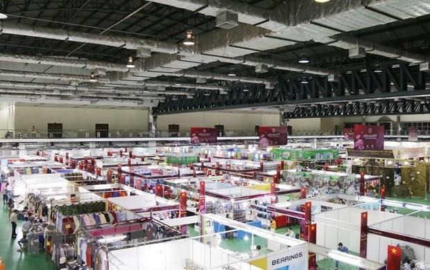 Một góc khu gian hàng Việt Nam tại Hội chợ thương mại Việt-Lào 2019 ở Vientiane. (Ảnh minh họa: Xuân Tú/TTXVN)