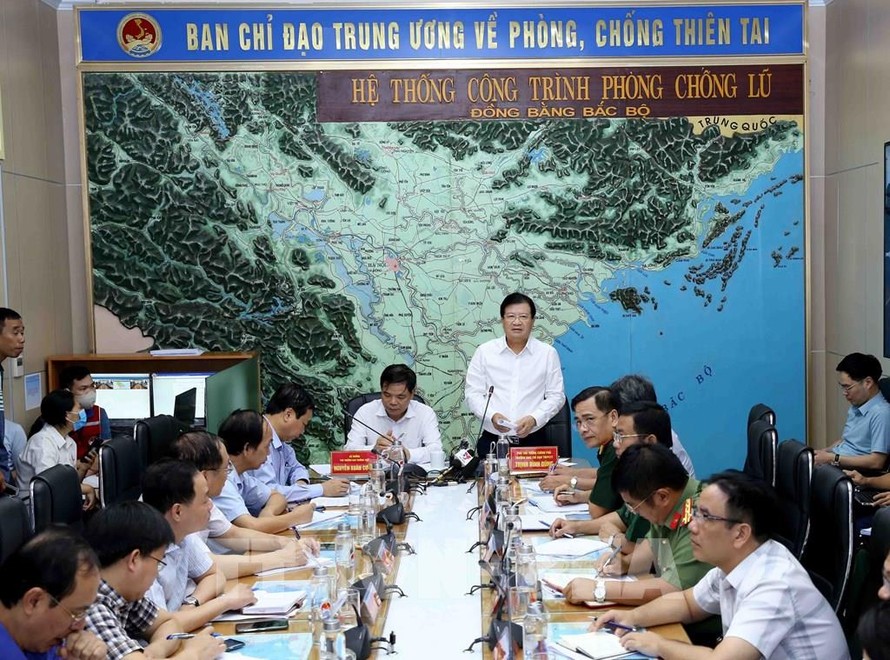 Phó Thủ tướng Trịnh Đình Dũng phát biểu chỉ đạo tại Hội nghị.