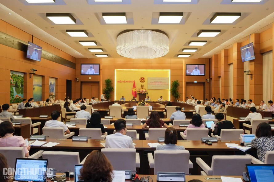 Toàn cảnh buổi làm việc.