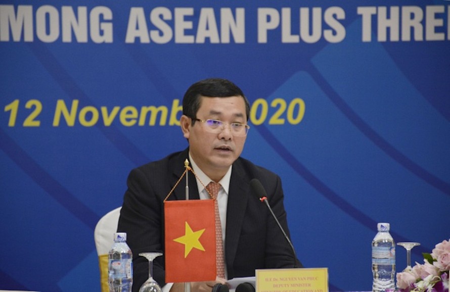 Thứ trưởng Nguyễn Văn Phúc khẳng định Bộ GD&ĐT luôn ưu tiên hợp tác với các nước thành viên, cùng chung tay để góp phần vào sự phát triển của hợp tác giáo dục đại học trong khu vực ASEAN+3. 