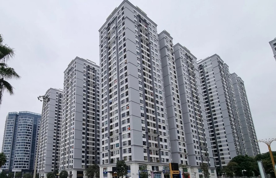 Thủ tướng yêu cầu Bộ Xây dựng nghiên cứu, đề xuất xây dựng chính sách đối với phân khúc nhà ở dành cho nhóm người có thu nhập trung bình trên 20 triệu đồng/tháng. (Ảnh minh hoạ)