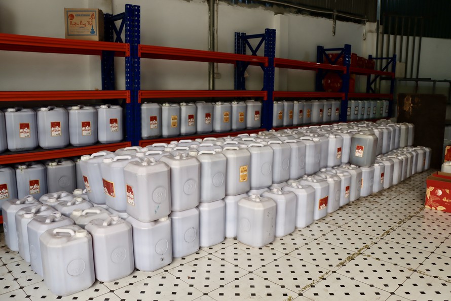 Hà Nội: Kiểm tra điểm chứa trữ gần 9.000 lít rượu vi phạm