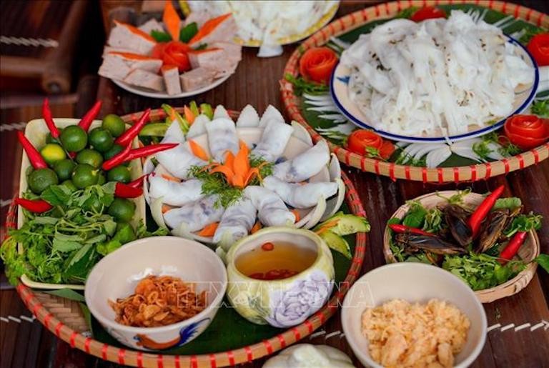 Từ một món ăn dân dã của vùng ven đô, bánh cuốn Thanh Trì chính thức được ghi vào danh mục di sản, đưa thức quà của người Hà Nội thành biểu tượng văn hóa ẩm thực của Thủ đô. 
