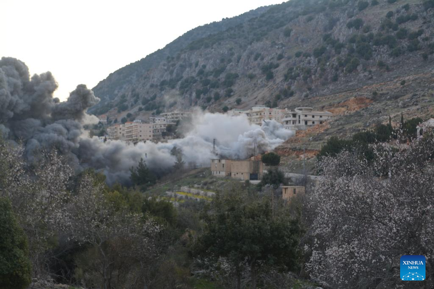  Israel cảnh báo sơ tán khẩn cấp trước không kích Hezbollah ở Liban