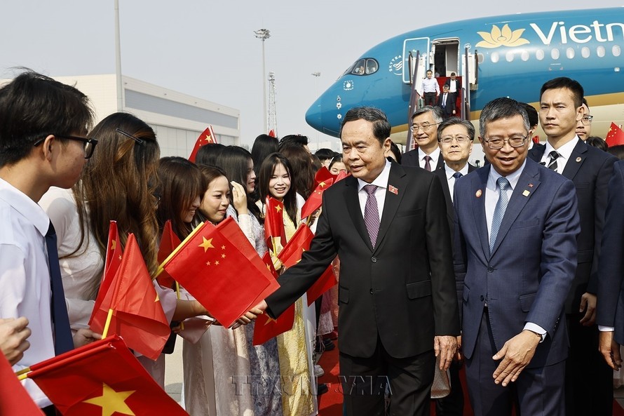 Chủ tịch Quốc hội Trần Thanh Mẫn bắt đầu thăm chính thức Trung Quốc