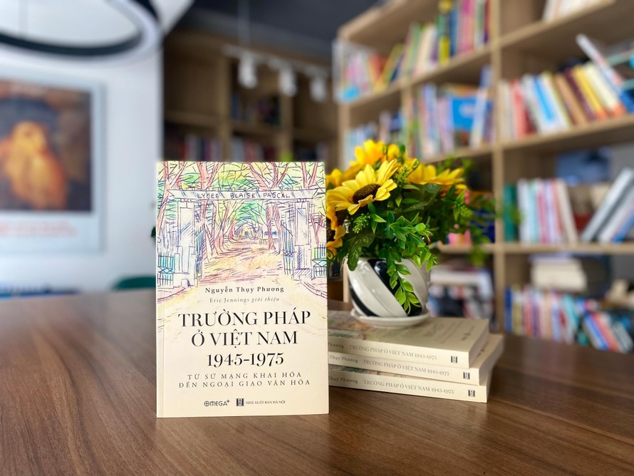 Sách Trường Pháp ở Việt Nam 1945-1975: Từ sứ mạng khai hóa đến ngoại giao văn hóa. Ảnh: Omega+