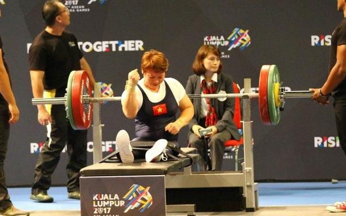 Châu Hoàng Tuyết Loan đạt mục tiêu trong phần thi của mình. Ảnh: webthethao