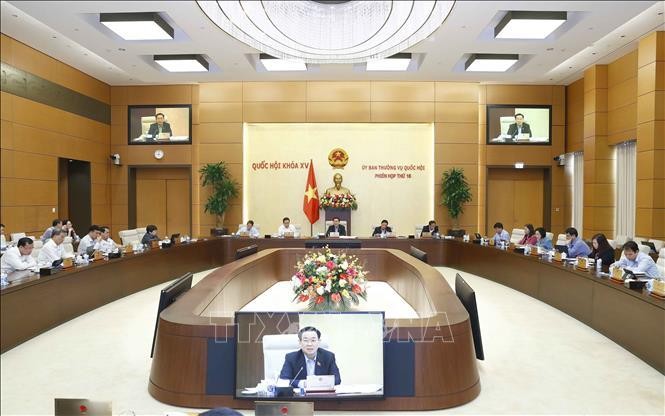 Chủ tịch Quốc hội Vương Đình Huệ phát biểu. Ảnh: TTXVN.