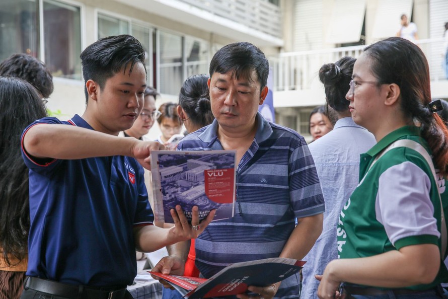 Nhiều trường đại học bắt đầu nhận hồ sơ xét tuyển năm 2024