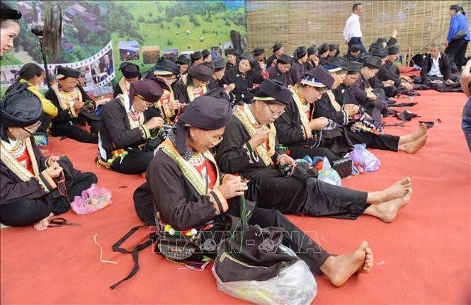 Độc đáo Chợ tình Pác Khuông