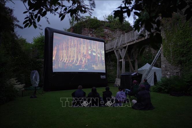 “Once upon a bridge in Vietnam” được trình chiếu trong không gian nghệ thuật mở độc đáo tại RIAF 2024