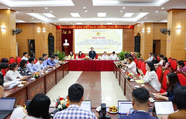 Lãnh đạo Sở Giáo dục và Đào tạo Hà Nội cùng chủ trì cuộc họp báo. Ảnh: VGP/ Minh Anh