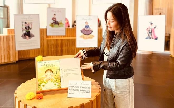 Bản hòa ca sắc màu trang phục phụ nữ các dân tộc Việt Nam