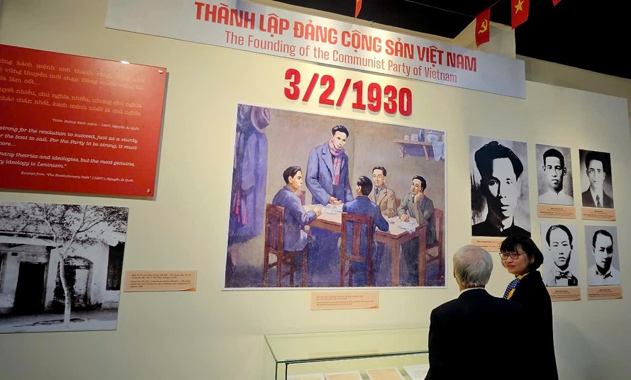 Triển lãm những mốc son lịch sử của Đảng Cộng Sản Việt Nam 