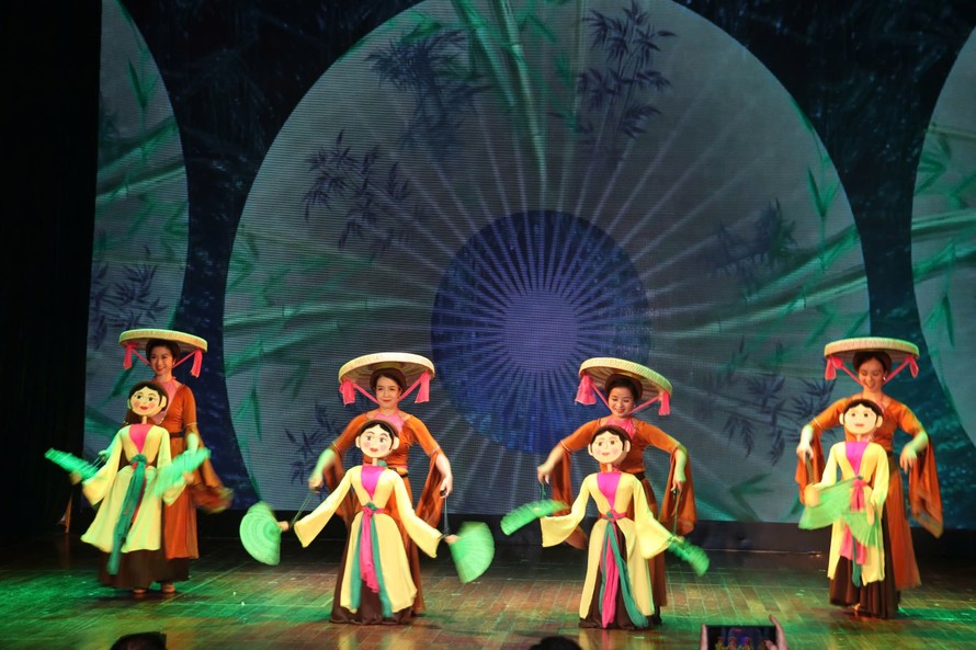 12 Nhà hát "rực sáng" với loạt chương trình chào đón đại lễ 30/4