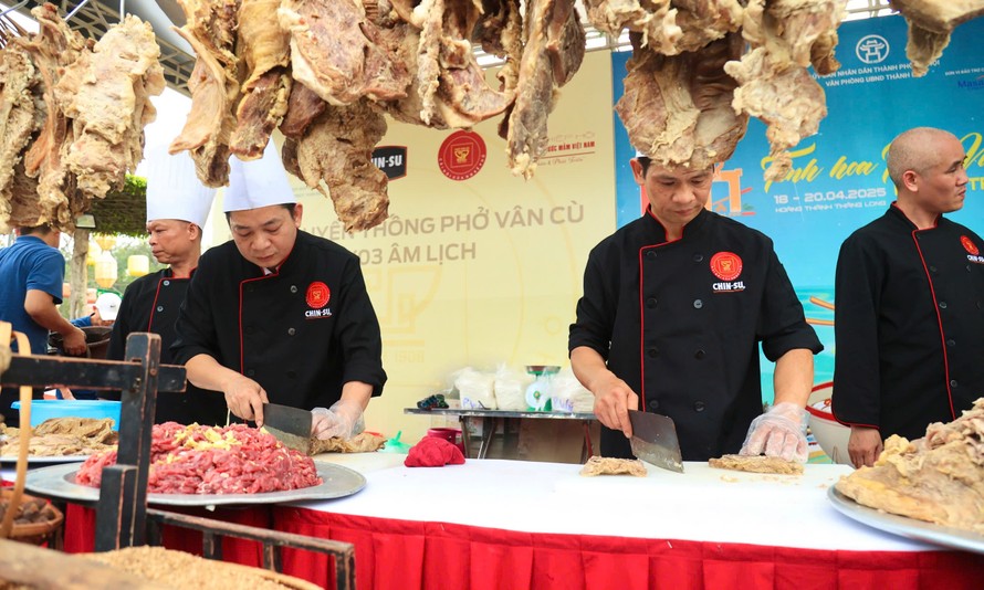 Nhiều không gian ẩm thực phở đặc trưng góp mặt tại sự kiện. Ảnh: Đình Trung