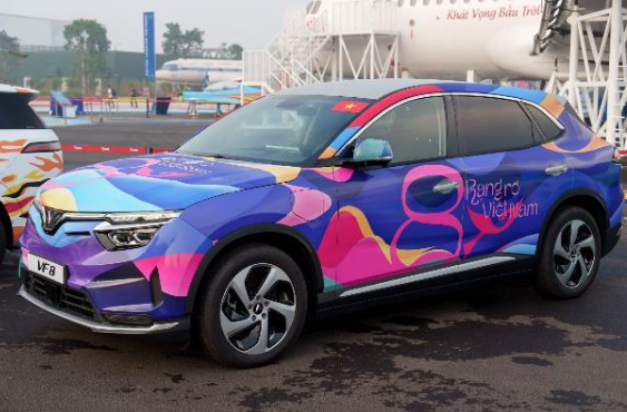 Chủ xe VinFast VF 8: Mỗi ngày cầm lái là một ngày tận hưởng