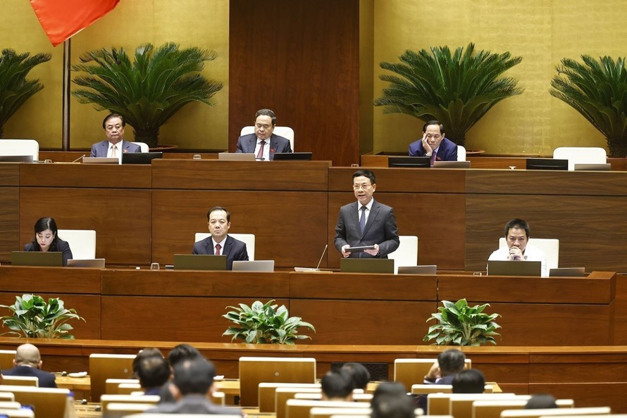 Quốc hội tiếp tục thảo luận về các dự án luật