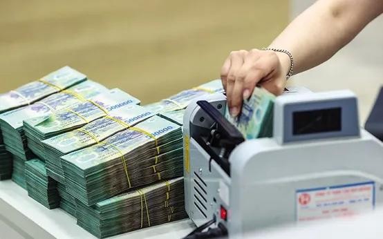 Ngân hàng tăng tốc huy động, lãi suất nâng lên mặt bằng mới