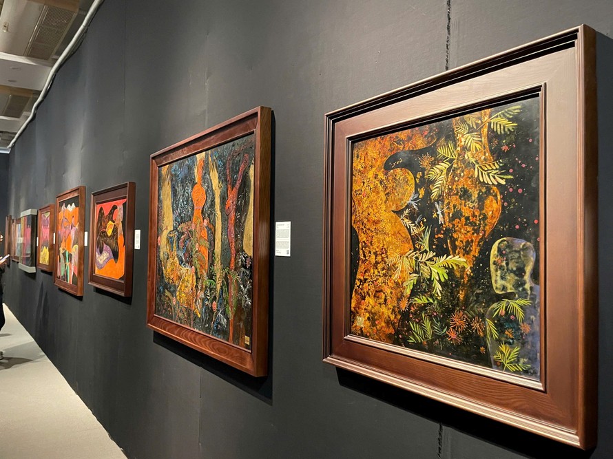 Không gian triển lãm “Chạm vào thinh không” tại Bảo tàng Phụ nữ Việt Nam. Ảnh: Cẩm Nhung