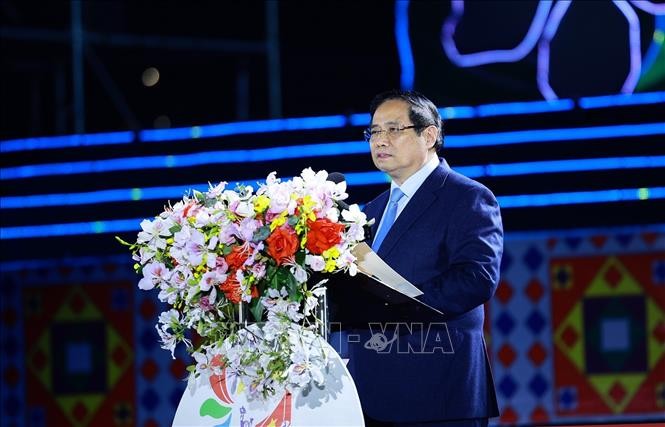 Thủ tướng Phạm Minh Chính phát biểu tại lễ khai mạc Lễ hội Hoa Ban năm 2026. Ảnh: Dương Giang