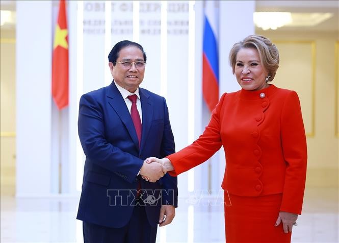 Thủ tướng Phạm Minh Chính hội kiến Chủ tịch Hội đồng Liên bang Nga Valentina Matviyenko. Ảnh: Dương Giang