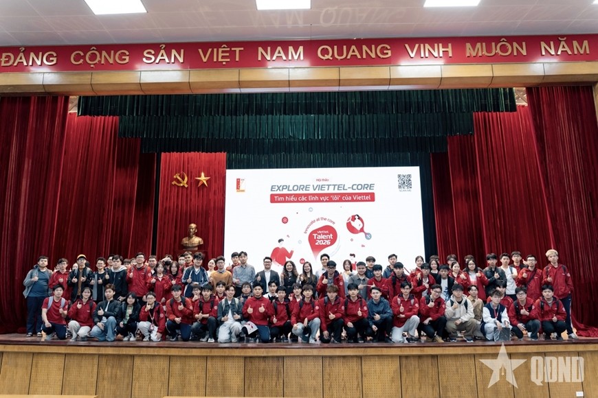 Loạt chương trình nhân tài của Viettel thu hút đông đảo sinh viên tham gia.