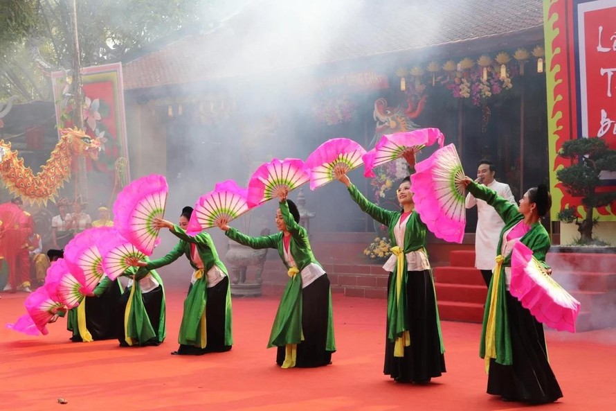 Tưởng nhớ danh quân Hoàng Công Chất tại Lễ hội Thành Bản Phủ