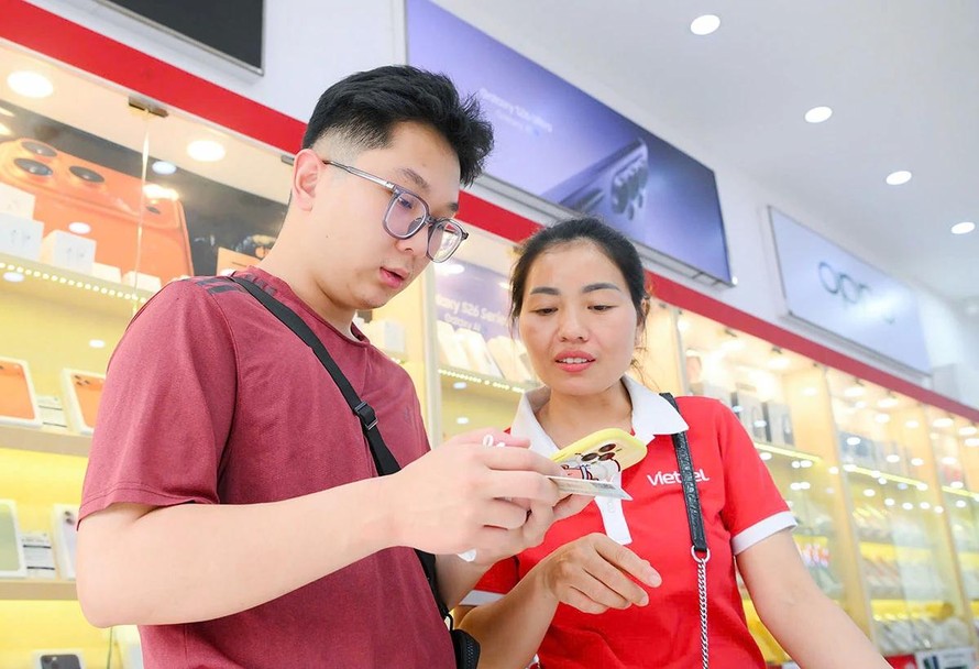 Gần 50.000 điểm hỗ trợ khách hàng Viettel xác thực thông tin thuê bao tránh bị khóa SIM