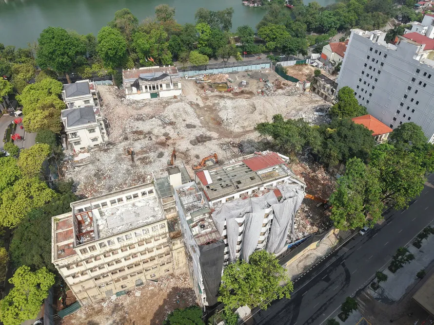 Còn khoảng 5-6 công trình cần giải phóng mặt bằng để làm quảng trường phía Đông hồ Hoàn Kiếm.