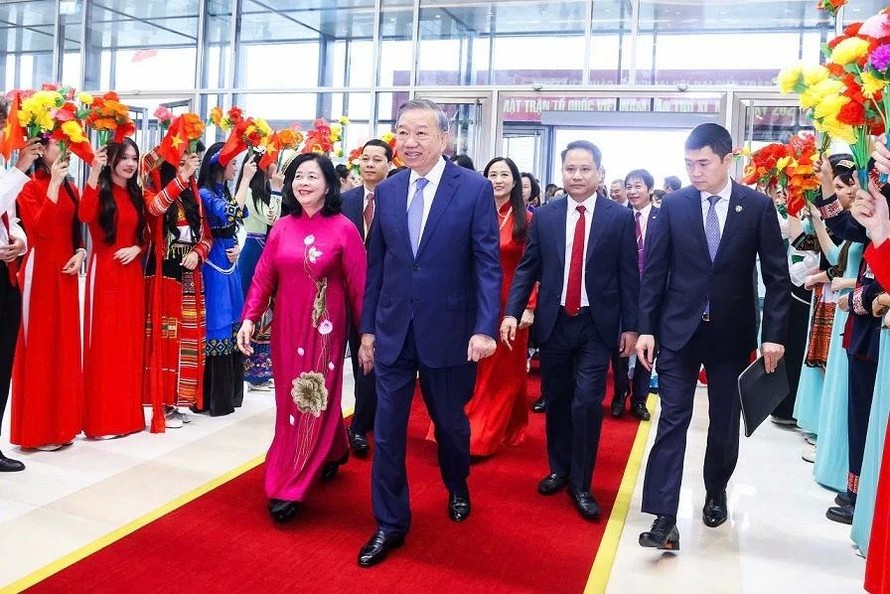 Các đồng chí lãnh đạo Đảng và Nhà nước tham dự Lễ khai mạc trọng thể Đại hội đại biểu toàn quốc MTTQ Việt Nam lần thứ XI