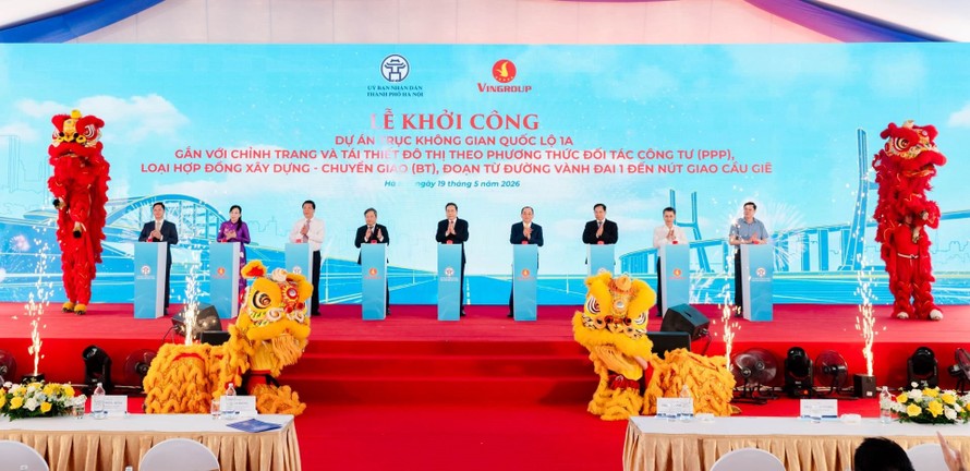Dự án trục không gian quốc lộ 1A gắn với chỉnh trang và tái thiết đô thị theo phương thức đối tác công tư (PPP), loại hợp đồng xây dựng - chuyển giao (BT), đoạn từ đường Vành đai 1 đến nút giao Cầu Giẽ chính thức được khởi công