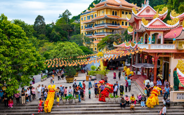 Chùa Bà rộn ràng chuỗi hoạt động mùa Lễ vía Linh Sơn Thánh Mẫu