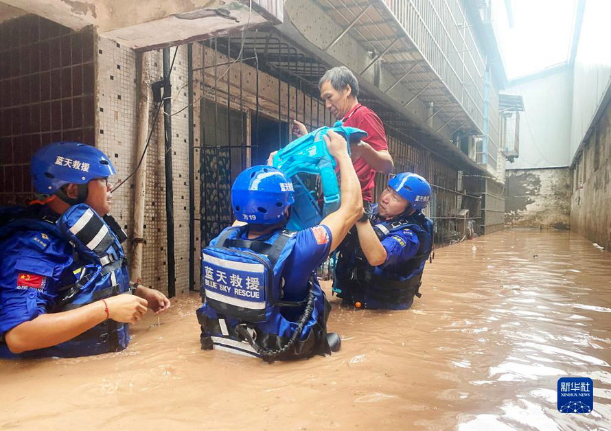 Nhiều địa phương của Trung Quốc đối mặt với thời tiết cực đoan