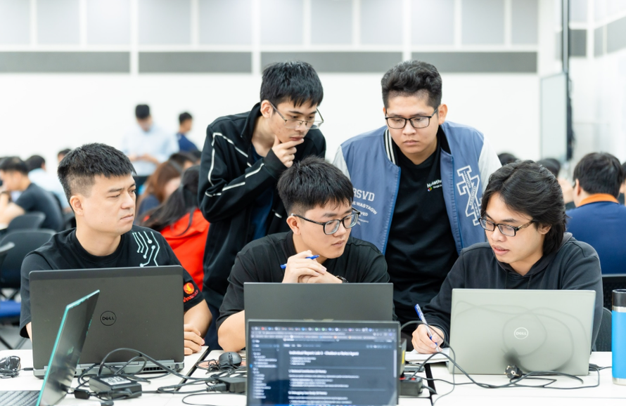 Vingroup tăng tốc đào tạo 20.000 nhân tài AI thực chiến