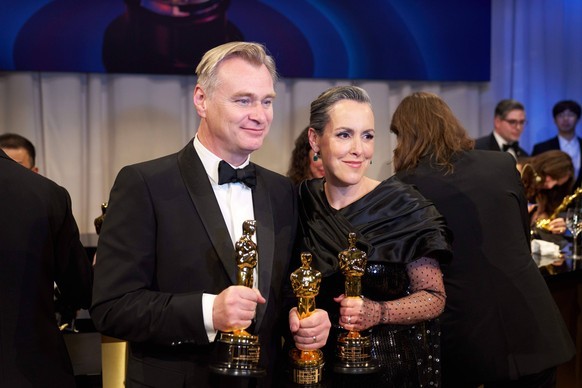 Đạo diễn Christopher Nolan (bên trái) 