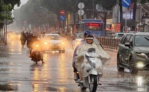 Mưa lớn bao trùm nhiều khu vực trên cả nước