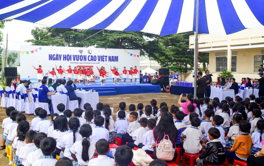 Toàn cảnh Ngày hội Vươn cao Việt Nam do Vinamilk và Quỹ sữa Vươn cao Việt Nam tổ chức tại Hiệp Thạnh, Lâm Đồng hôm 2/8 (Ảnh: Hải An).