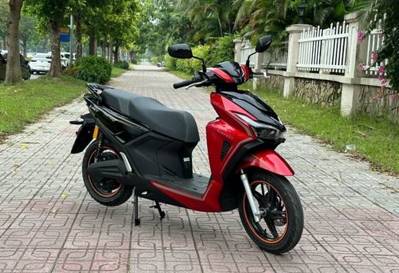 VinFast Kinet ghi điểm toàn diện với khả năng tăng tốc cực “bốc”, đổi pin trong 1 phút