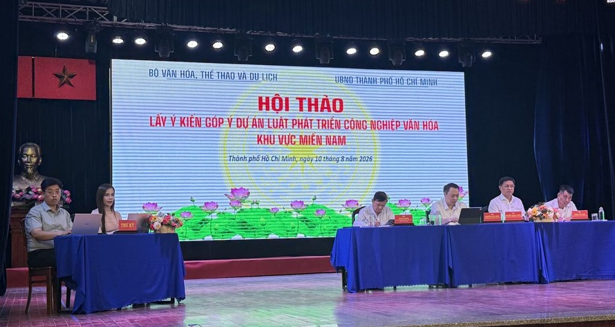 Ban Chủ trì Hội thảo lắng nghe nhiều ý kiến góp ý của các đại biểu.