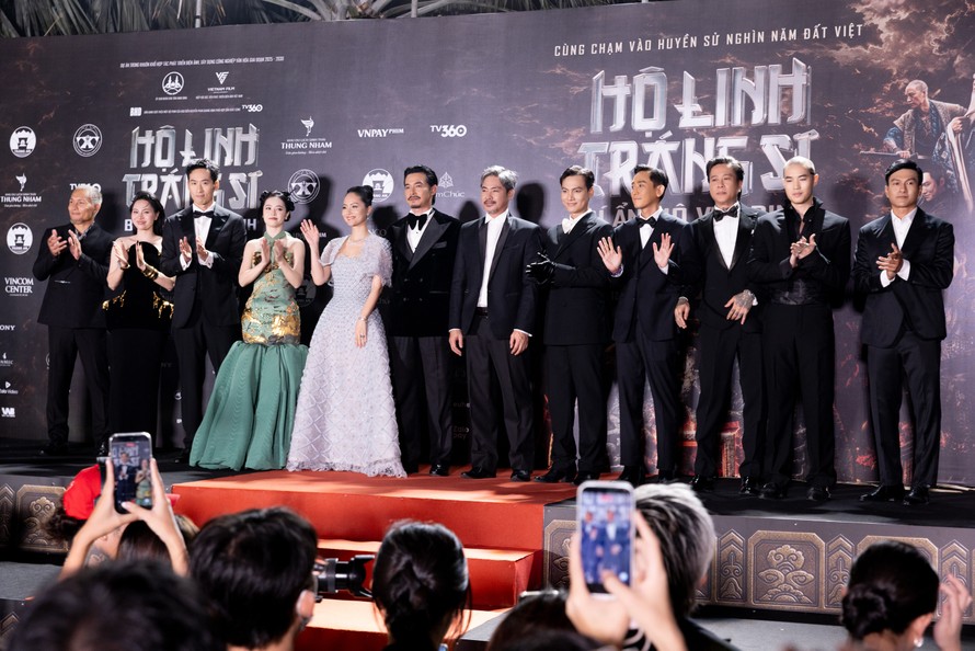 Dàn nghệ sĩ hội ngộ trong lễ ra mắt “Hộ linh tráng sĩ” tại TP Hồ Chí Minh