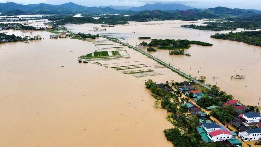 Đến 20 giờ ngày 13/9/2026, lũ trên sông Thạch Hãn tại trạm Thạch Hãn là 6.37m trên báo động III là 0.37m
