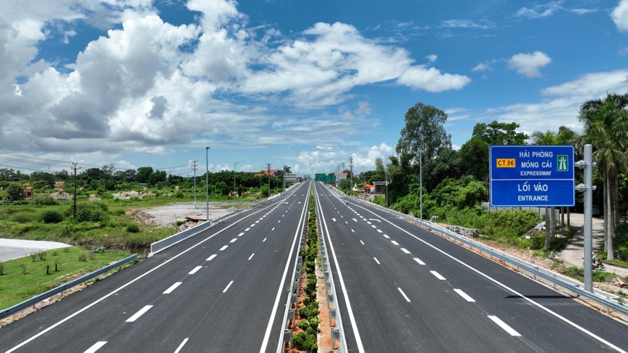 Gần 880.000 tỷ đồng đầu tư loạt dự án đường cao tốc giai đoạn 2026-2030