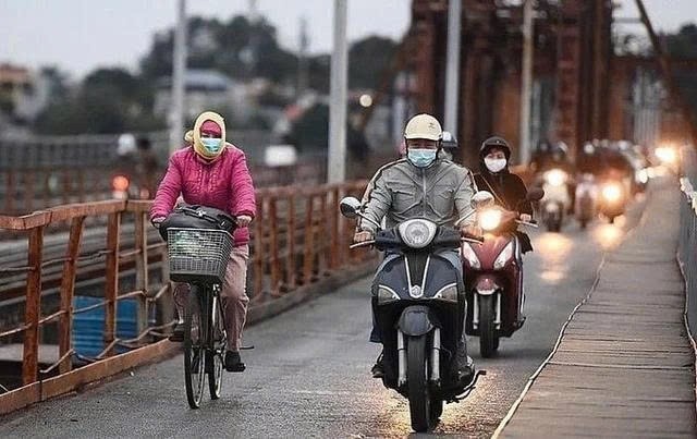 Bắc Bộ chuyển lạnh, Trung Bộ mưa lớn