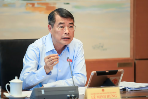 Thủ tướng Lê Minh Hưng phát biểu tại phiên thảo luận ở tổ về tình hình phát triển kinh tế xã hội.