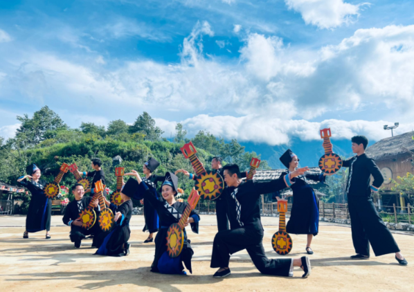 Bản Mây mang đến chiều sâu văn hóa cho chuyến đi và là lời giải cho bài toán làm du lịch hài hòa giữa bảo tồn văn hóa vùng cao và tạo sinh kế cho người dân.