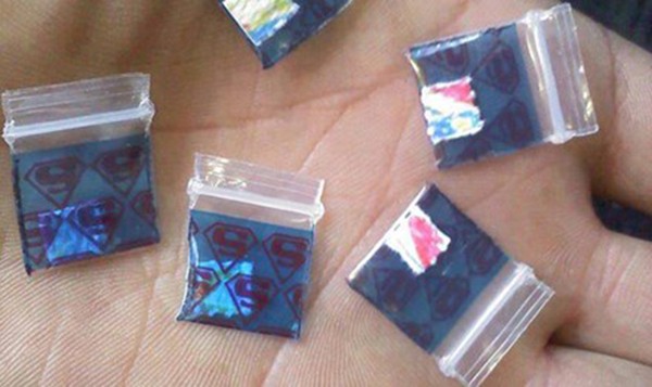 Những mảnh tem giấy có kích thước nhỏ được tẩm chất gây ảo giác với đủ loại hình thù có thể gây tử vong.